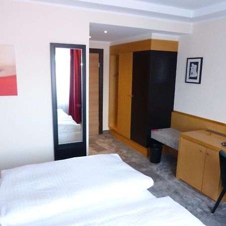 Hotel Roshop Barnstorf ภายนอก รูปภาพ