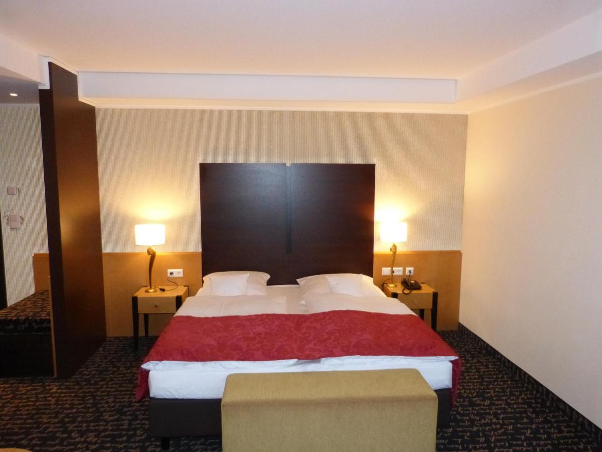 Hotel Roshop Barnstorf ภายนอก รูปภาพ