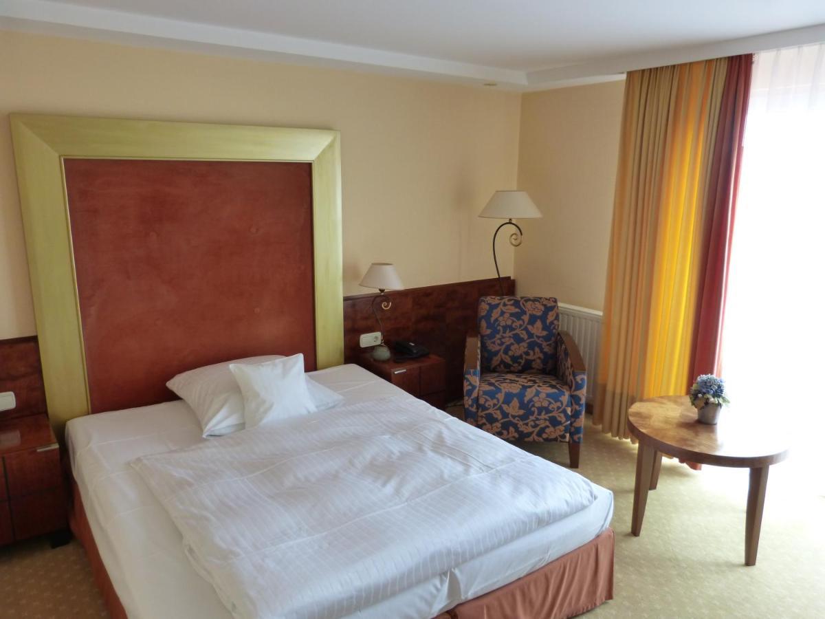Hotel Roshop Barnstorf ภายนอก รูปภาพ